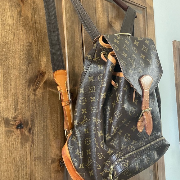 Louis Vuitton Vintage Montsouris Backpack Monogram Canvas - Picture 3 of 10